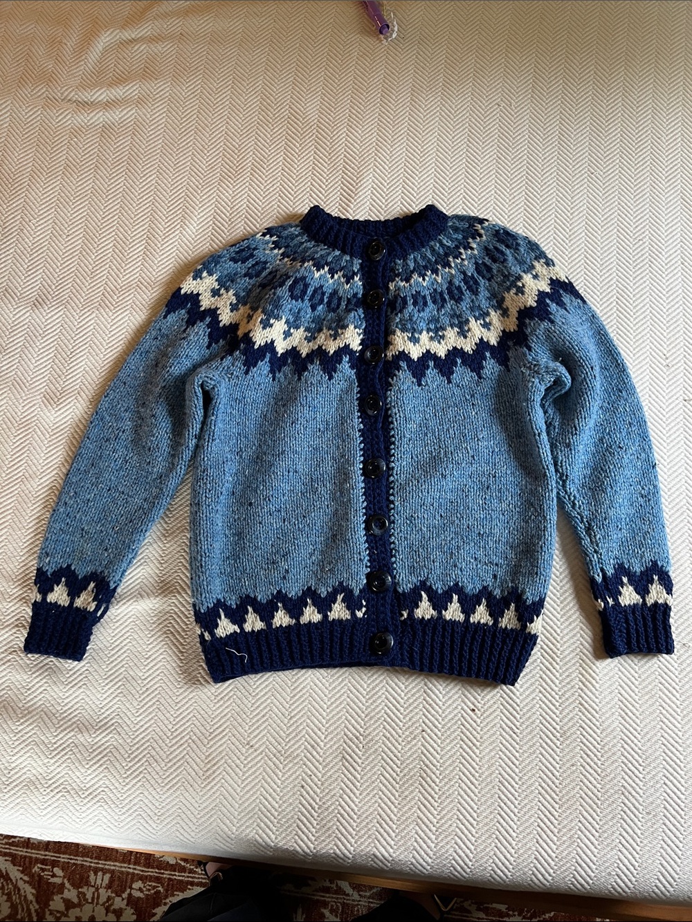 100% wool handmade cardigan “fairisle” style size medium